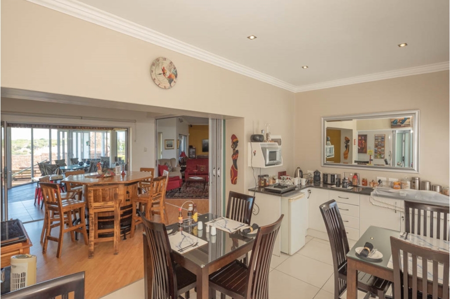 6 Bedroom Property for Sale in Humerail Eastern Cape
